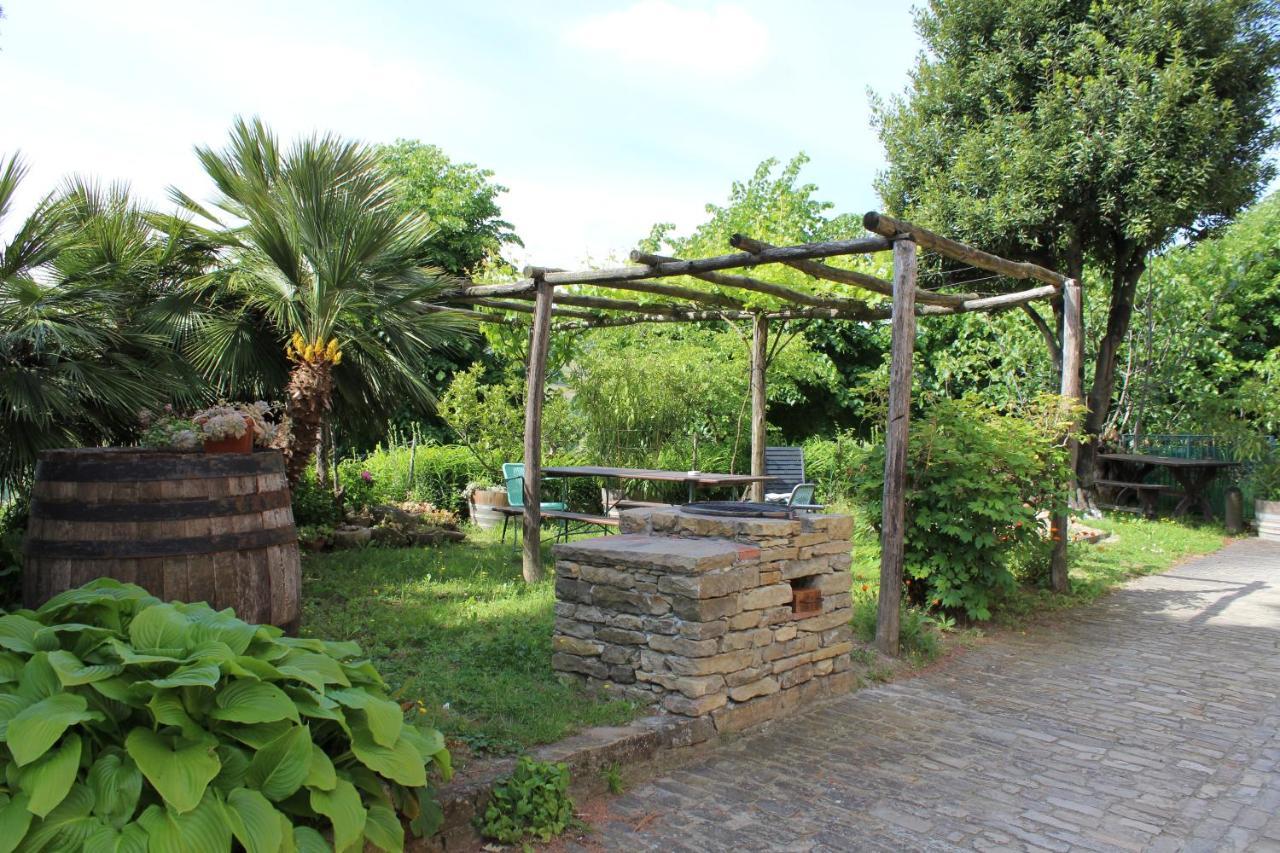 Agriturismo La Rovere Cossano Belbo ภายนอก รูปภาพ