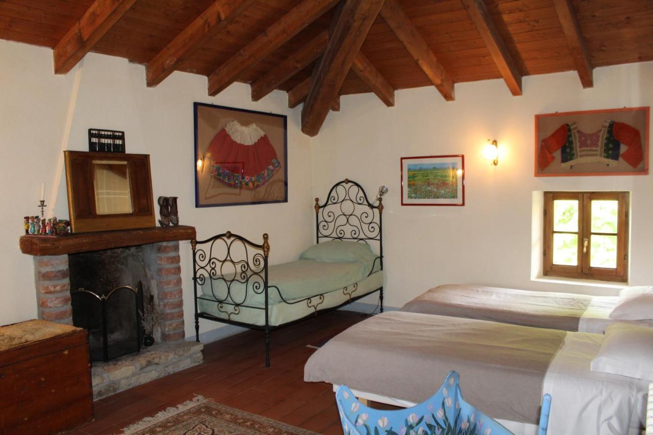 Agriturismo La Rovere Cossano Belbo ภายนอก รูปภาพ