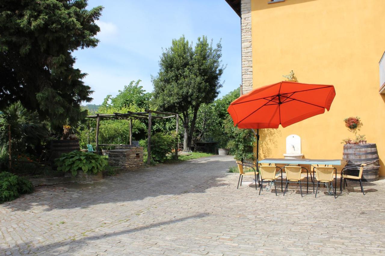 Agriturismo La Rovere Cossano Belbo ภายนอก รูปภาพ