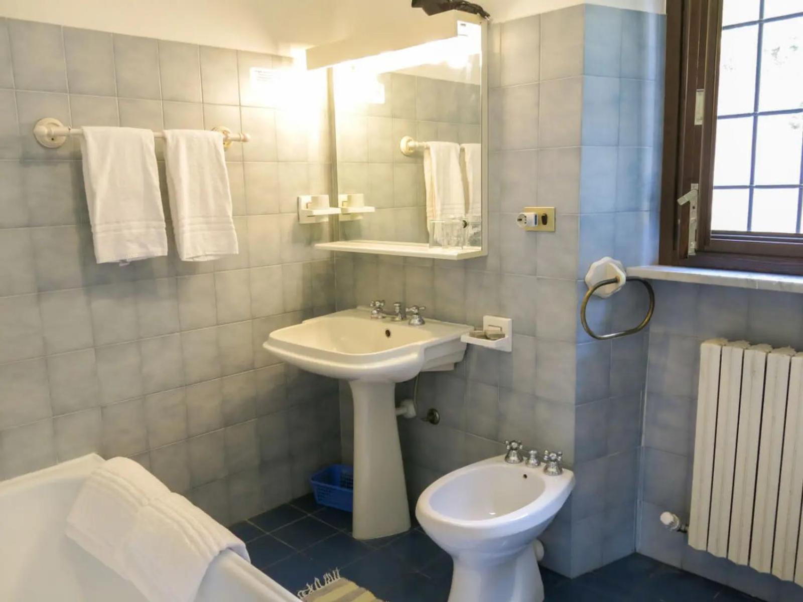 Agriturismo La Rovere Cossano Belbo ภายนอก รูปภาพ